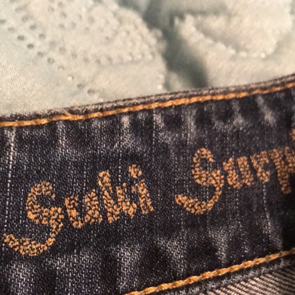 ❤️ (19) Ladies silver jeans, super unique, great pockets. Size 26 x 32 - Picture 10 of 10